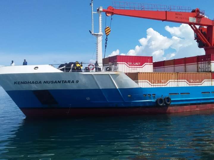 Kapal Kontainer Kandhaga Nusanatara 9 Sandar perdana di pelabuhan Malbufa