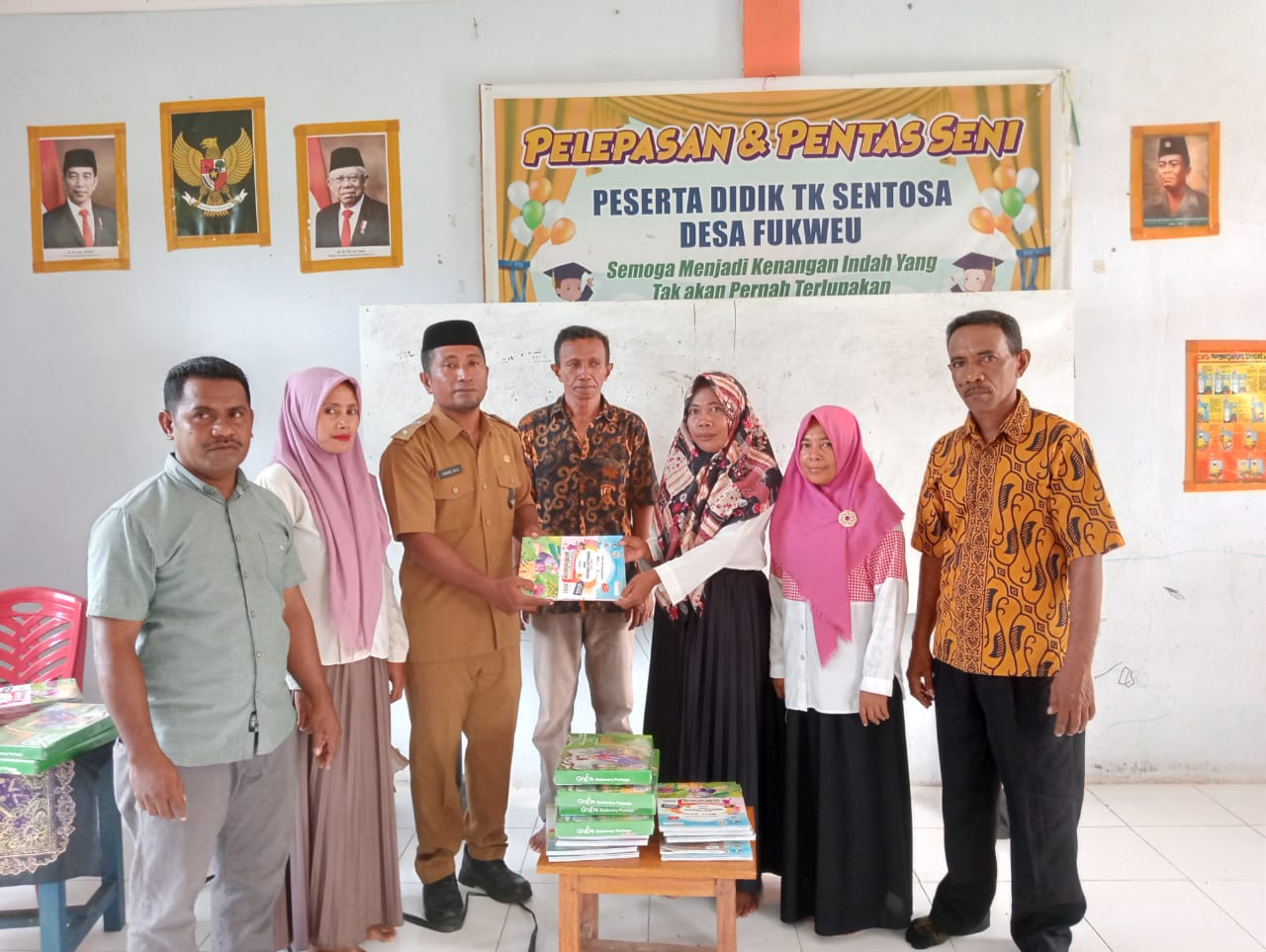 kades-fukuweu-serah-buku